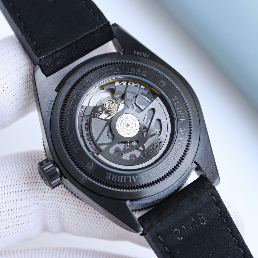Tudor Black Bay Dark: Reloj de Buceo Automático con Correa de Cuero 10 cmp i1747827866764 8878 0 8