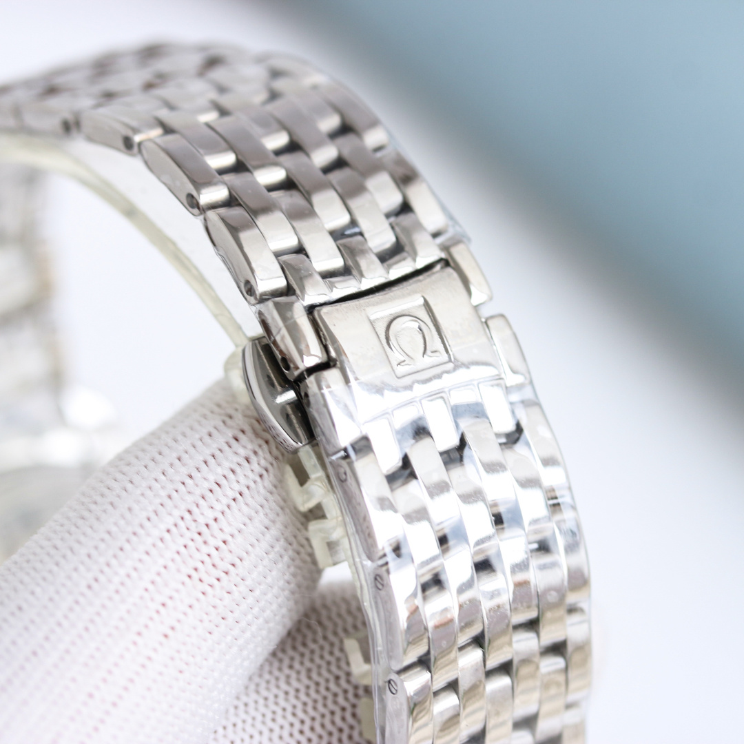 OMEGA 碟飞名典大三针系列 手动机械腕表手表 9