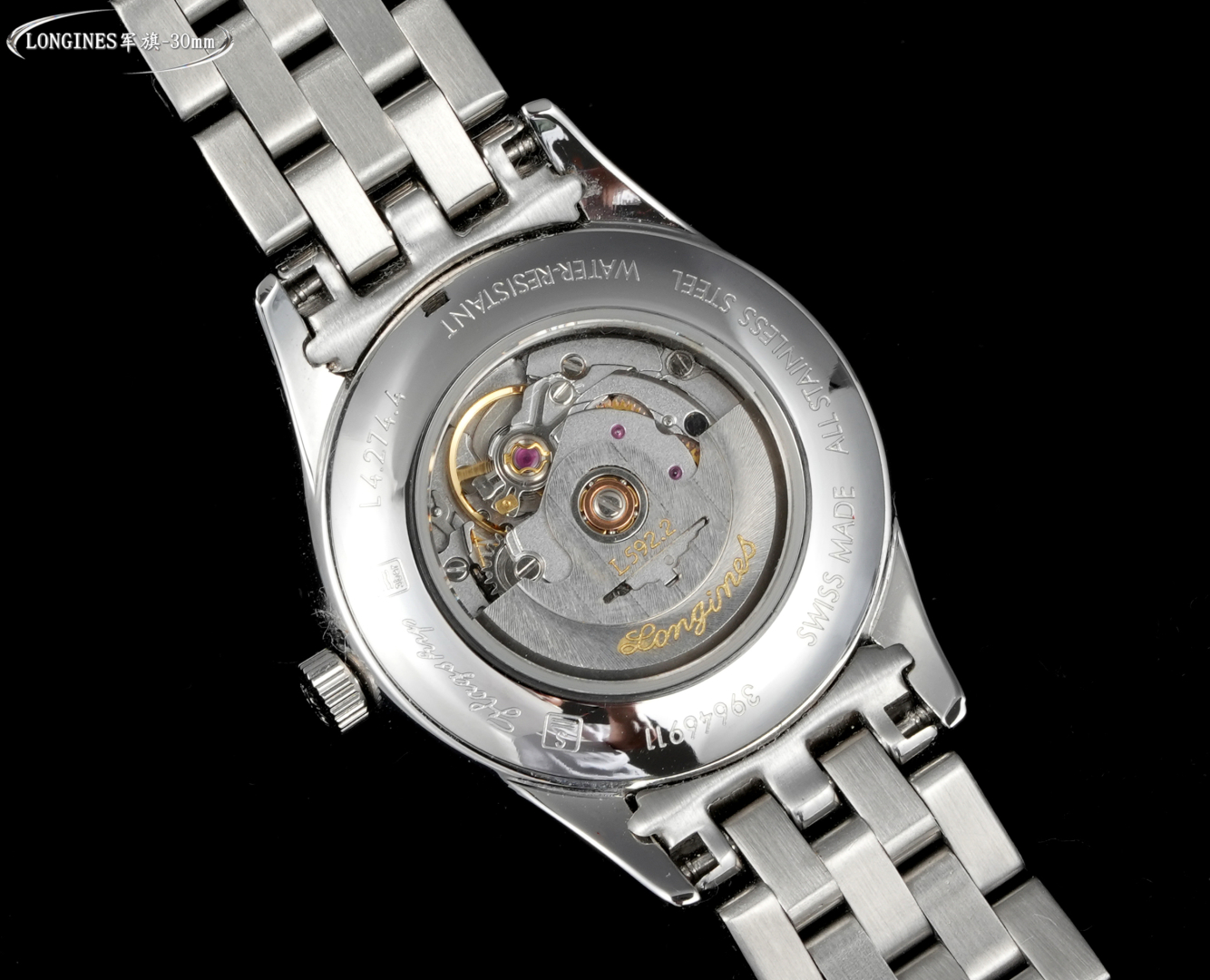 30mm2671机:白1050-金1100💰
浪琴-LONGINES，永恒经典的军旗系列出新款30mm表盘啦
新款延续以往简约 纤薄外形 一经推出便大受欢迎
浪琴军旗系列自1957年诞生，象征军队里的旗帜寓意扬帆起航
搭配最为稳定的2671机芯，对版原装镂空托片

