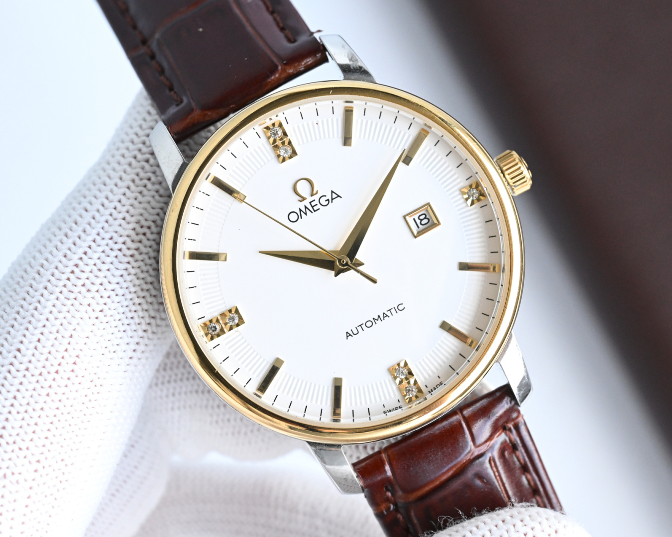 NO:336699,Brand Omega (new three-pin product, business and casual) Luxury and atmospheric type exquisite men's watch (new product) strap real cowhide strap (comfortable)/361 stainless steel strap (durable) movement: imported Citizen movement) material sapphire scratch-resistant mirror (high definition, wear-resistant) atmospheric hot style wrist treasure unique size diameter 42mm/12mm,,,omega,cowhide19860909品牌 欧米茄（三针新品,商务休闲）奢华大气类型精致男士腕表（新品）表带真牛皮表带(舒适)/361精钢表带（耐用）机芯:进口西铁城机芯）材料蓝宝石防刮镜面（高清,耐磨）大气爆款 豪情风格 腕间瑰宝 匠心独蕴 尺寸直径42mm/12mm,,,omega,cowhide,Watch