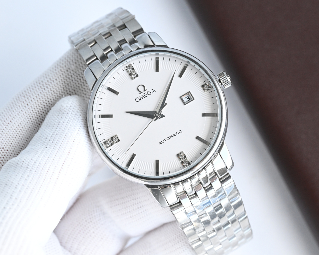 NO:336715,Brand Omega (new three-pin product, business and casual) Luxury and atmospheric type exquisite men's watch (new product) strap real cowhide strap (comfortable)/361 stainless steel strap (durable) movement: imported Citizen movement) material sapphire scratch-resistant mirror (high definition, wear-resistant) atmospheric hot style wrist treasure unique size diameter 42mm/12mm,,,omega,cowhide19860909品牌 欧米茄（三针新品,商务休闲）奢华大气类型精致男士腕表（新品）表带真牛皮表带(舒适)/361精钢表带（耐用）机芯:进口西铁城机芯）材料蓝宝石防刮镜面（高清,耐磨）大气爆款 豪情风格 腕间瑰宝 匠心独蕴 尺寸直径42mm/12mm,,,omega,cowhide,Watch