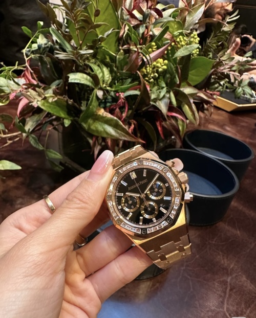Audemars Piguet Royal Oak 38mm Gold Watch with Diamond Bezel 1 Audemars Piguet Royal Oak 38mm Gold Watch with Diamond Bezel