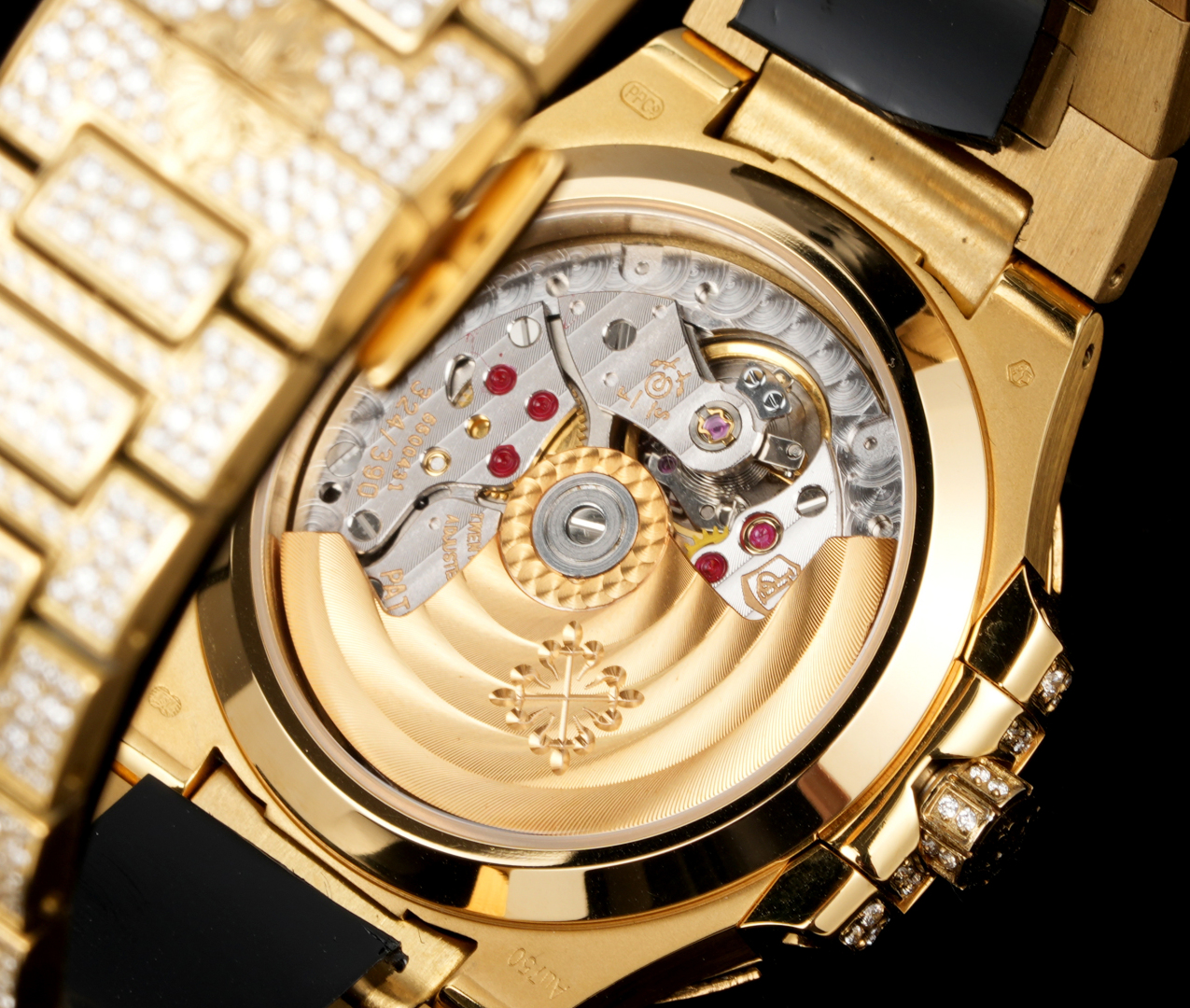 Luxurious Nautilus 7021: Customized Timepiece with Snowflake Drills and Sapphire Crystals - 图片 6