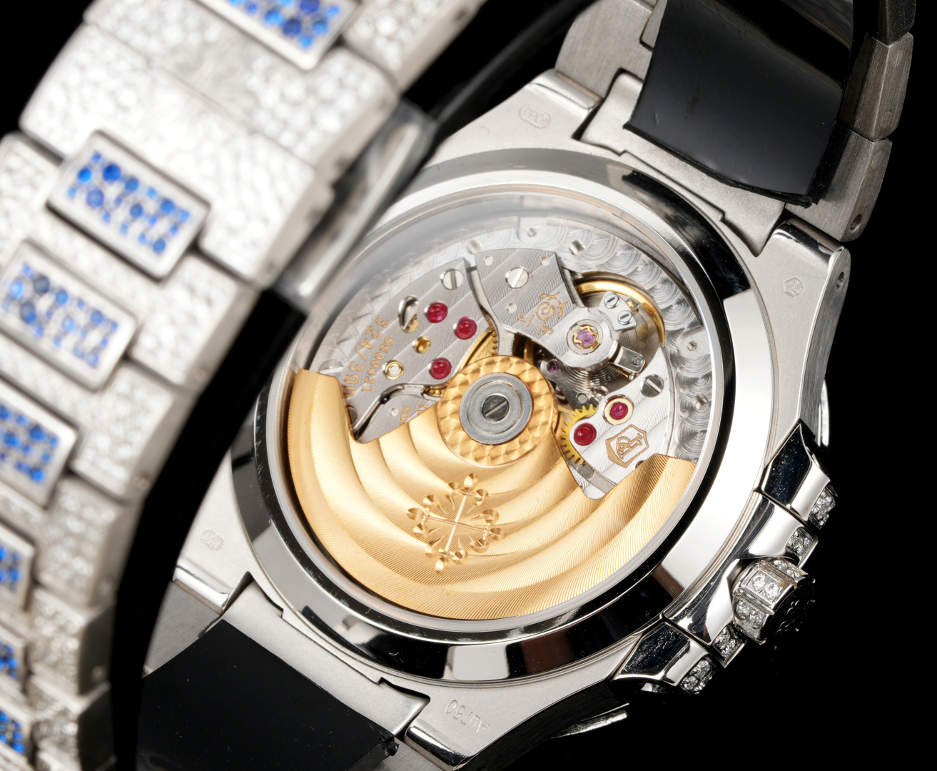Luxurious Unified 8050 Wristwatch: Custom Design with Snowflake Drills and Rubies - 图片 8