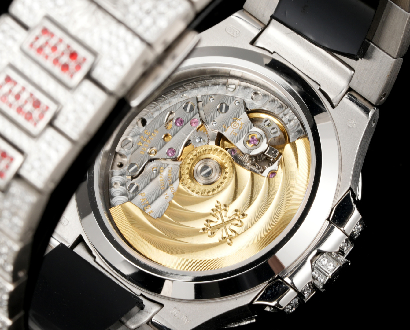 Luxurious Nautilus 8050 Watch Collection with Sparkling Snowflake Drills - 图片 6