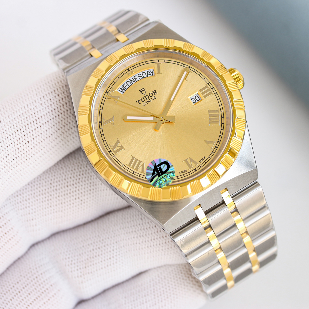 NO:394192,TUDOR-week calendar model **Tutor watch model M28600-(Royal Series Black Bay 41mm) Size and style analysis**Tudor watch (Biwan Series Black Bay model **M28600-**, with a classic 41mm watch diameter design, perfectly balances retro aesthetics and modern practicality. The case is made of 316L stainless steel, frosted and polished, with a thickness of about 12.7mm, suitable for most men's wrist circumference (about 16-20cm), which not only retains the tough temperament of the diving watch, but also takes into account the comfort of daily wear. **Core size details**-**Watch diameter**41mm (medium size, suitable for mainstream wrists in Asia and Europe and the United States) -  **Case thickness**about 12.7 mm (light and thin design, easy to fit into the shirt cuffs) - **Get spacing**22 mm (standard with folding buckle or fabric strap, easy to replace) - **Waterproof depth**meter (professional waterproof, meets swimming and diving needs) **Design highlights** The iconic 'snowflake' pointer, matte black dial and one-way rotating ceramic bezel give the watch a strong recognition. The 41 mm size not only continues the classic proportion of the first Tudor diving watch in 1954, but also improves the wearing experience through modern craftsmanship. It is an all-round choice for casual and formal styles. (Note that the specific size is subject to official data, it is recommended to try on and confirm the fit.),,shirts19860909TUDOR-星期日历型 **帝舵表型号M28600-（皇家系列Black Bay 41mm）尺寸与风格解析** 帝舵表（Tudor）碧湾系列Black Bay型号**M28600-**,以经典的41毫米表径设计,完美平衡复古美学与现代实用性.表壳采用316L不锈钢打造,经磨砂与抛光处理,厚度约12.7毫米,适配多数男士腕围（约16-20厘米）,既保留潜水表的硬朗气质,又兼顾日常佩戴的舒适性. **核心尺寸细节** - **表径**41毫米（适中尺寸,适合亚洲及欧美主流手腕） - **表壳厚度**约12.7毫米（轻薄设计,轻松收进衬衫袖口） - **表耳间距**22毫米（标配折叠扣或织物表带,更换便捷） - **防水深度**米（专业级防水,满足游泳及潜水需求） **设计亮点** 标志性的“雪花”指针、哑光黑色表盘与单向旋转陶瓷表圈,赋予腕表极强的辨识度.41毫米的尺寸既延续了1954年首款帝舵潜水表的经典比例,又通过现代工艺提升佩戴体验,是休闲与正装风格的全能之选.（注具体尺寸以官方数据为准,建议试戴确认适配度.）,,shirts,Watch