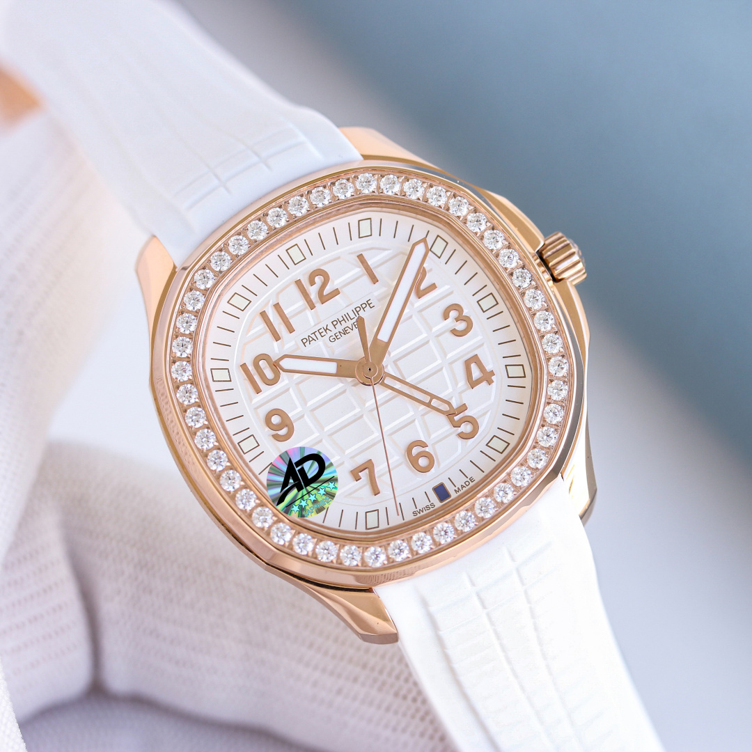 NO:394233,GR Factory Patek Philippe Quartz Grenade 38mm Aquanaut Luce, Italian 'light', has a modern casual and fashionable style reinterpreted, and a round octagonal aesthetic case engraved with polished and sandy CNC, with an elegant temperament. The 48 diamonds that light up its borders are matched with an integrated composite strap under the decoration of stainless steel and satin to achieve its unique charm!  Paired with the original Swiss quartz movement and embossed pattern literals, Aquanaut's classic extension, combining modern casual fashion and elegance, the matte pearl coating complements the same color strap. 5267-200A steel matches eternal Matt white / 001 classic elegant black / 011 bold khaki green, paired with a new 38mm size to perfect fit the hand shape, exclusive customization of the original latest folding buckle with four independent locks to fix. Determine the details and quality, patek philippe19860909GR工厂 百达翡丽 石英手雷 38mm Aquanaut Luce,意大利语“光”,经过重新演绎的现代休闲时尚风格的造型,采用抛光和拉砂CNC雕刻的圆形八角形美感表壳,拥有优雅的气质.点亮它边框的48颗钻石,在精钢与缎面的装饰下搭配一体成型集合复合表带,达其独特魅力！搭配以瑞士原装石英机芯与浮雕图案字面更是Aquanaut的经典延伸,融合了现代休闲时尚与优雅,哑光珍珠涂层与同色系表带相得益彰.5267-200A 钢配 永恒的马特白/ 001经典的优雅黑/ 011大胆的卡其绿,搭配38mm的全新尺寸更完美贴合手型,独家定制原最新折叠式表扣配以四枚独立锁扣固定.认准细节品质,,patek philippe,Watch