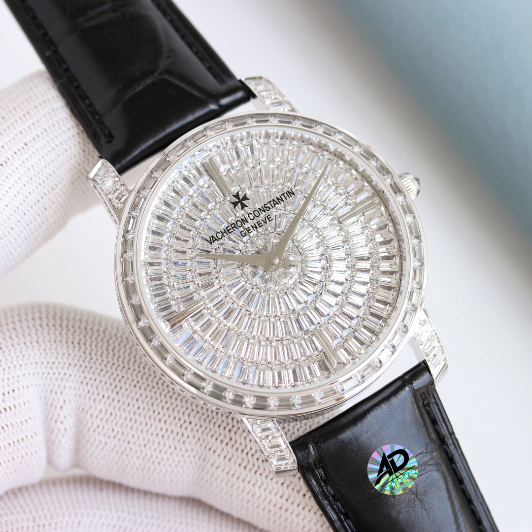NO:394280,Vacheron Constantin - The new luxury star model 82760/000G-9952 men's watch. The case is made of 316L stainless steel and powered platinum craftsmanship, especially shining and beautiful. Shihualu Shiqi crystal diamond hand-made diamond inlay technology. It is paired with double-bu Never scratch sapphire glass, and it is equipped with a pure handmade Italian crocodile leather strap. It is equipped with a Japanese imported 9015 movement (zero rework quality) with a 28,800 power reserve of 40 hours, one to one replica!  Ingenious and perfect interpretation..., vacheron, crocodile skin19860909江诗丹顿-传袭系列 新款奢华满天星型号82760/000G-9952男士腕表 表壳用316L精钢加电白金工艺,特别闪烁靓丽,施华路世奇水晶钻手工镶钻工艺 搭配双卜永不刮花蓝宝石玻璃,标配纯手工意大利鳄鱼皮表带,搭载日本进口9015机芯（零返修质量）每小时振频次数28800动力储存40小时,一比一复刻！匠心独运,完美演绎..,,vacheron,crocodile skin,Watch