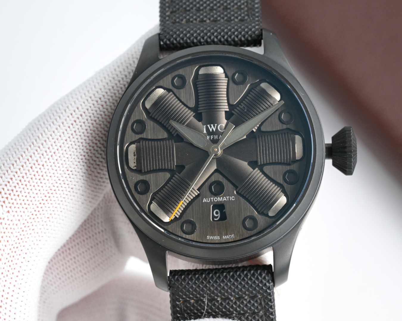 _dkR9svu2XCDLxVgAjyWvhelin1GJKuykP9cbKGg