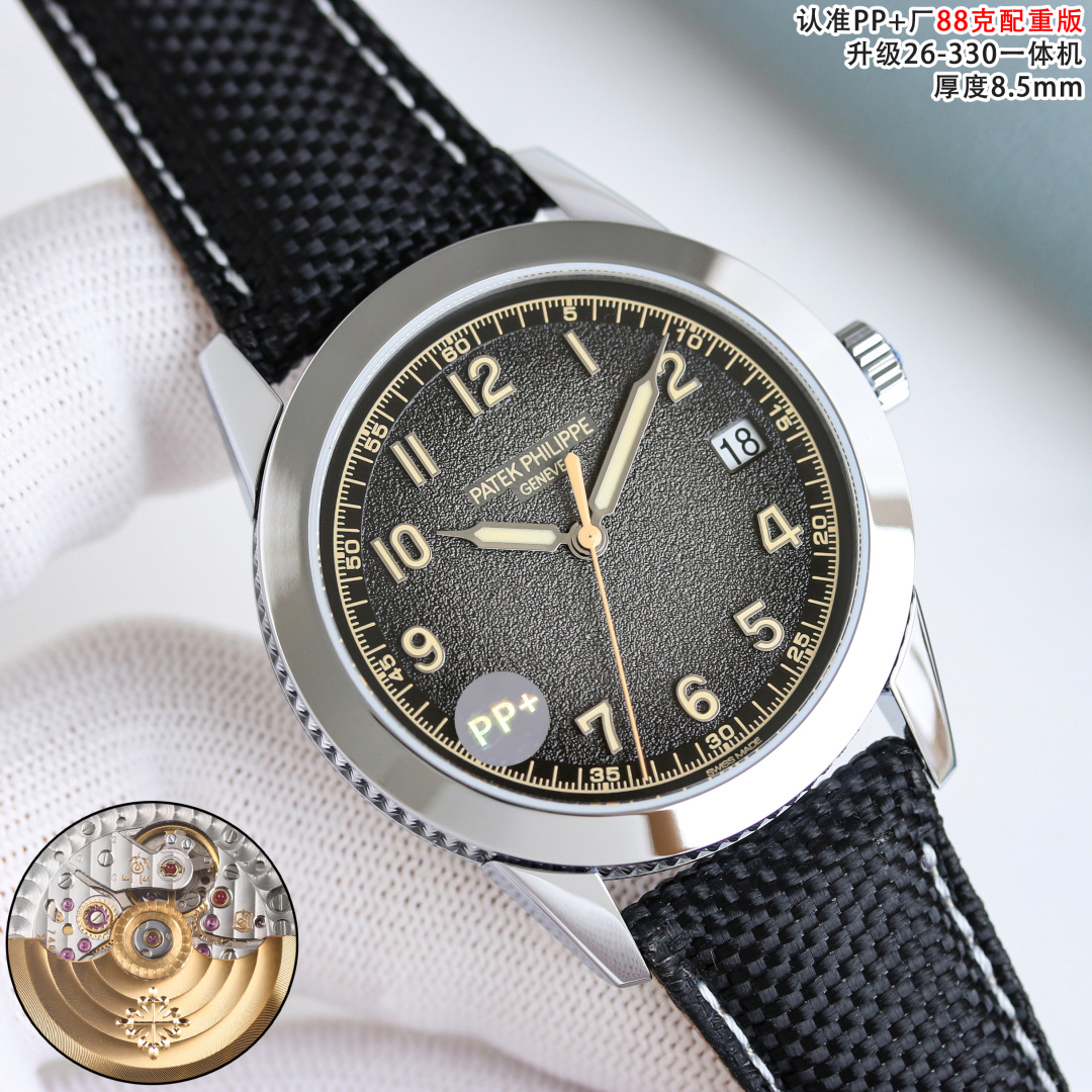 NO:617390,PP Factory 88g Counterweight Patek Philippe Calatrava5226 Series Diameter 40MM8.5MM is famous for its simple and refined round case. Patek Philippe has renovated the design on this basis. The Paris hobnail pattern is engraved on the side edge of the case to show the elegant style of Patek Philippe. The special case structure integrates the lugs with the case bottom cover, so that the Paris hobnail pattern fully covers the sides of the case.  The dial is decorated with grain, inspired by the aged texture of the antique camera body. This graininess is applied to the dial of the new 5226, adding watch details. The classic three-hand simple design, large-area luminous hands and hour markers, show a stronger sense of movement based on the classical and beautiful style. It is equipped with a 26-automatic winding movement, equipped with hour hand, minute hand, central second hand, and date display window device. Multiple color interchangeable straps are decorated with embossed texture patterns and beige stitching.  PP Factory is committed to providing you with the closest to the original hands-on and real wearing experience, patek philippe19860909PP Factory 88克配重 百达翡丽Calatrava5226系列 直径40MM8.5MM 以其简约精炼的圆形表壳而闻名,百达翡丽在此基础上焕新设计,于表壳侧缘雕饰巴黎钉纹图案,展现百达翡丽典雅格调.特殊表壳结构,令表耳与表壳底盖融为一体,从而使巴黎钉纹全面覆盖表壳侧边. 表盘有颗粒装饰,灵感来源于古董相机的机身旧化的纹理.将这种颗粒感,做到了新款5226的表盘上,增加了手表细节.经典大三针简约设计,大面积夜光的指针和时标,在古典优美的风格基础上表现出更强的运动感. 搭载26-自动上弦机芯,配备时针、分针、中央秒针、日期显示窗装置.多款颜色可互换表带饰有压花纹理图案和米色缝线. PP Factory 致力于为您提供最接近原版的上手把玩及真实佩戴感受,,patek philippe,Watch