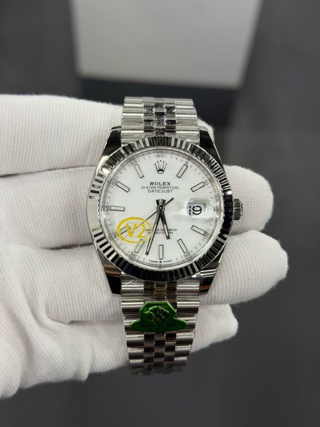 NO:754909,Dog Factory v2, the non-slip weighted version is on the market. Upgraded, anti-reflective glass. Upgraded to 18k platinum weighted dog ring. Upgraded to JH non-slip integrated movement. Currently the best version on the market. No need to deliberately modify [Wangchai][Wangchai][Wangchai].19860909狗厂v2,无卡度配重版本上市 升级,增透玻璃 升级18k白金加重狗牙圈 升级JH无卡度一体机芯 目前市面最好版本,无需刻意去改装[旺柴][旺柴][旺柴],,Watch