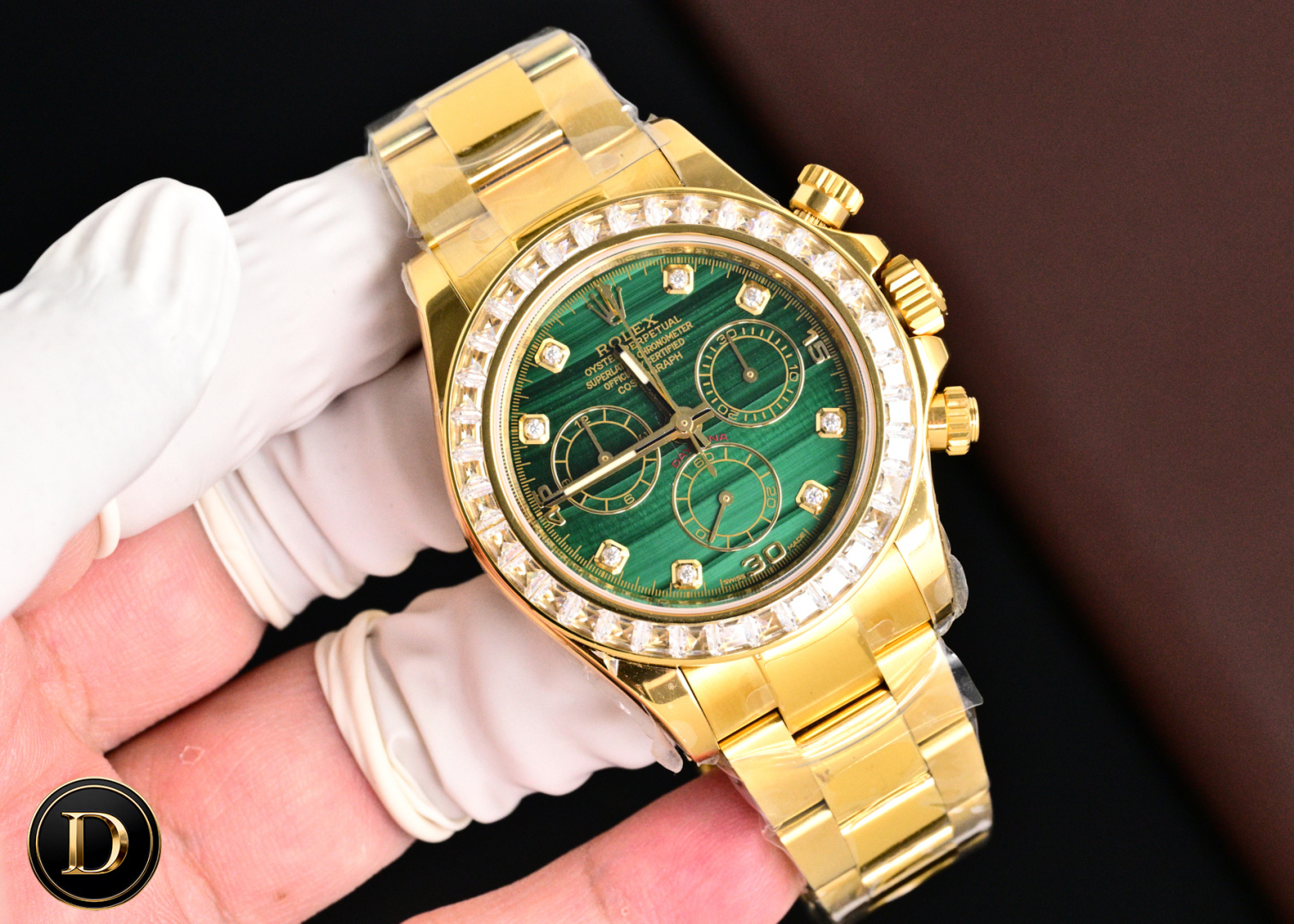 NO:821668,M.Factory, clean. New products on the market. In order to satisfy the preferences of major buyers, optional designs are now available. You can choose any diamond ring, lettering, shell case, tape, or steel belt model. The newly launched modified Daytona watch is equipped with Dandong 4802, Dandong movement. It is paired with colorful and dazzling sapphires and cultured diamonds. The modified watch not only has a completely new appearance, but also achieves a qualitative leap in performance and function.  Whether it is a classic replica that pursues retro charm, or a fashion innovation that showcases modern technology; whether it is a unique customization that highlights your personal taste, or a cross-border design that incorporates multicultural elements, we can meet your every need and expectation for watch modifications. Let your watch no longer be a cookie-cutter timekeeping tool, but a fashion accessory that highlights your unique style and personality, and a focus piece that you can confidently wear on any occasion.  In this ever-changing era, let us embark on an extraordinary journey of watch modification together, reshape time with creativity and enthusiasm, and make every passing second a wonderful bloom of personality and taste. Promotion, steel belt comes with tape. Choose any color [Celebrate][Celebrate][Celebrate],19860909M.Factory,clean.新品上市 为了满足各大买家的喜爱,现推出选配设计,可任选钻圈,字面,壳套任意搭配,胶带,钢带款 全新推出改装品迪通拿改表,搭载丹东4802,丹东机芯 . 搭配炫彩夺目耀眼的蓝宝石跟培育钻.改装后的手表,不仅在外观上焕然一新,更在性能与功能上实现了质的飞跃. 无论是追求复古韵味的经典复刻,还是展现现代科技感的时尚创新；无论是彰显个性品味的独特定制,还是融合多元文化元素的跨界设计,我们都能满足您对手表改装的每一个需求与期待.让您的手表不再是千篇一律的计时工具,而是成为彰显您独特风格与个性魅力的时尚配饰,是您在任何场合都能自信佩戴的焦点之作. 在这个瞬息万变的时代,让我们一同踏上手表改装的非凡之旅,用创意与热情重塑时光,让每一秒的流逝都成为个性与品味的精彩绽放. 优惠活动,钢带送胶带.颜色任选[庆祝][庆祝][庆祝],,Watch
