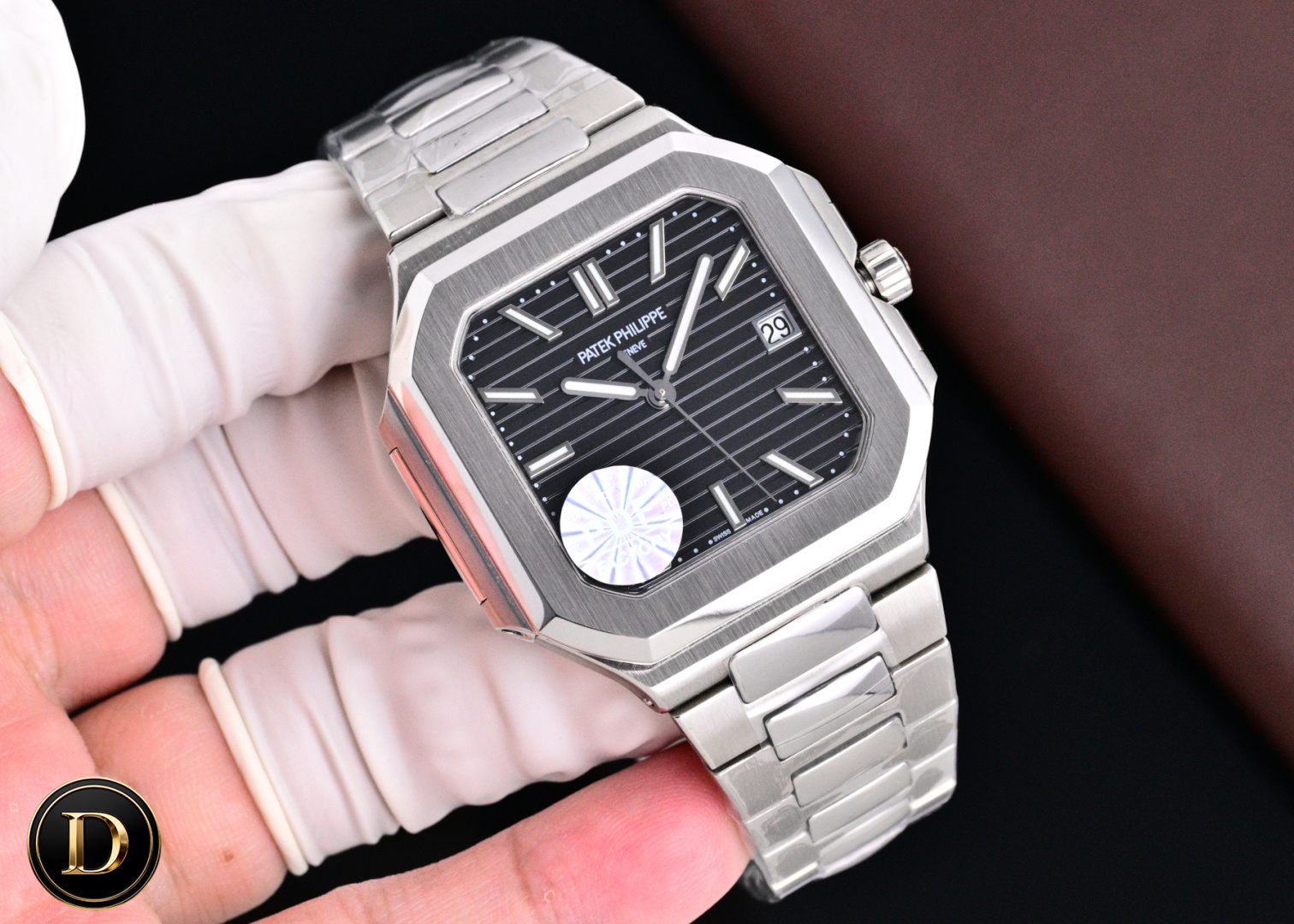 NO:822016,PDF Produced by White Steel Rose Gold PDF Factory PP Patek Philippe P Nautilus Series V2 version all-in-one true winding gear movement, with non-stop time adjustment and accurate balance wheel movement, 45mm thickness 8.3mm. Patek Philippe launches new series CUBITUS (5821 watch-watch) Highlight Feature 1 Movement: Equipped with customized 9015 modified Cal.26-330  SC. Realizes a real gear all-in-one machine, and can adjust the time without stopping seconds, and adjust the time without stopping seconds. The position of the balance wheel is consistent with the original product. Automatic winding movement. 2. Steel strap: 316L custom-grade ergonomic strap, new buckle style. 3. Case: size 45 mm and thickness only 8.3  mm is the diagonal length of the case (i.e. 10 o'clock to 4 o'clock), the size is 40 mm and the thickness is 8.5 mm. Because the case is approximately square, the width of the upper and lower sides will be less than this value, so the visual effect is not very large. Please pay attention to the PDF details.  Paired with it, 5821 is a sports-style watch that can be paired with formal and casual styles for daily use. Luxurious and exquisite, men’s mechanical watches are recommended. For the best luxury recommendations for gifts, please look for PDF exclusive quality, patek philippe19860909PDF 出品 白钢 玫金  PDF Factory PP 百达翡丽P鹦鹉螺系列 V2版本一体机真上链齿轮机芯,及调时不停秒,认准对版摆轮机芯,45mm厚度8.3mm.百达翡丽重磅推出新系列CUBITUS（5821腕表-腕表） 亮点特色1机芯:搭载定制9015改Cal.26-330 SC.实现真齿轮一体机,及调时不停秒,调时不停秒,摆轮位置均与正品一致,自动上链机芯2钢带:316L定制级人体工程学表带,新扣款式.3表壳:尺寸45毫米厚度仅8.3mm,为表壳对角线长度(即10点位至4点位),尺寸40毫米厚度8.5mm,因为表壳近似于方形,上下边的宽度会小于这一数值,所以视觉效果并不是很大.请认准PDF细节. 搭配上,5821,属于运动风格腕表,日常搭配正装和休闲风格也可以,奢华精致推荐男士机械腕表 送礼最佳奢华推荐请认准PDF独家品质,,patek philippe,Watch