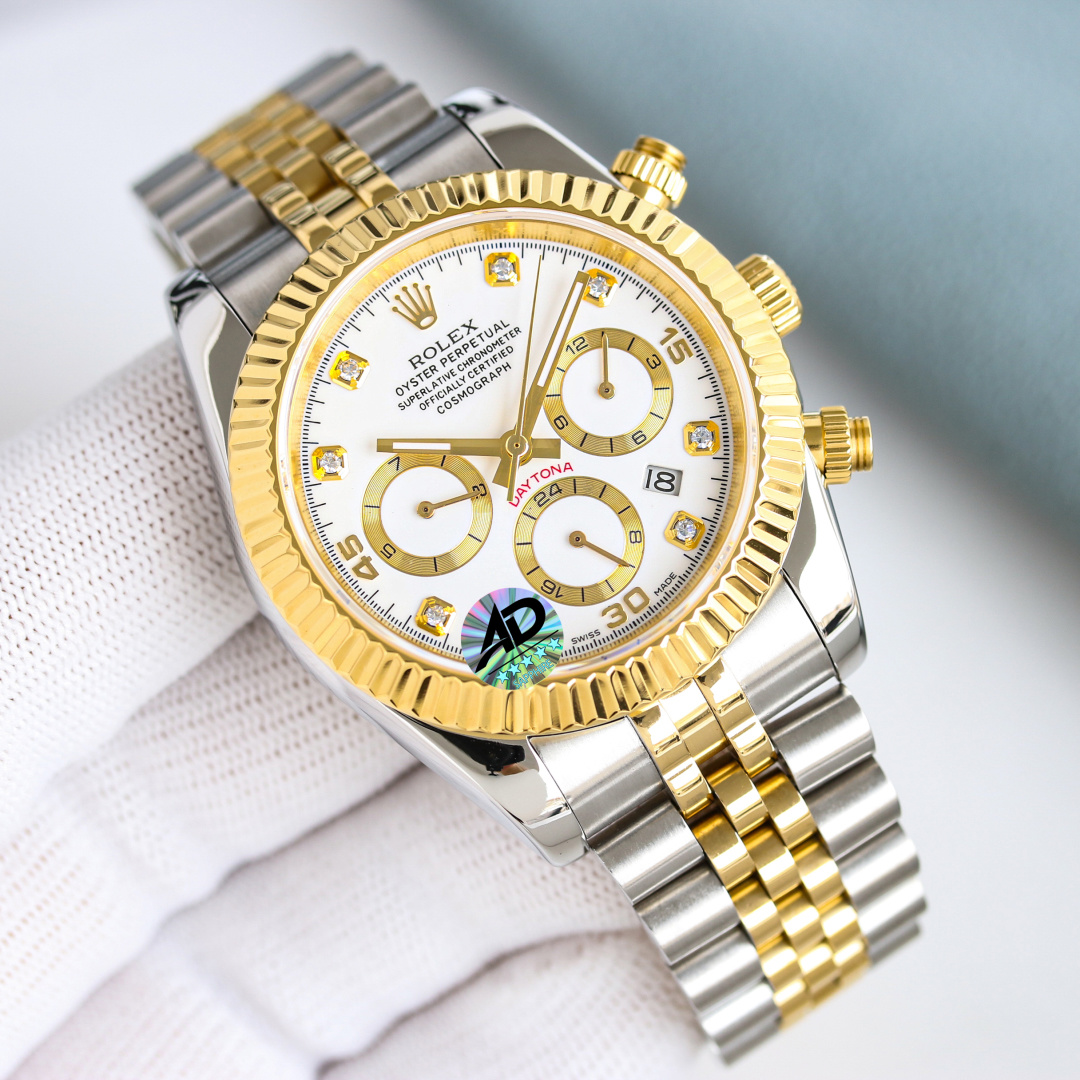 NO:944102,Produced by TW, white 1550 gold 1600 TW Factory Rolex classic six-pin log series complex series six-pin men's watch multi-function watch, the highest version of watch-proof Rolex 1 ROLEX equipped with original imported 9100 week and month moon phase kinetic energy function movement mechanical watch!  2 The dial uses the classic exclusive inner shadow luminous Roman as the scale, which further shows the luxurious temperament of this watch [呲ya] 3 The strap uses imported 904 steel strap watch!  4. The watch mirror adopts double sapphire mirror. 5. See-through bottom cover!  6 Diameter 41 mm, thickness 10 mm!  The watch function integrates day/month/date/moon/sun and other functions into one. It is the true standard of the best men's business watch!  A representative work of high-end watches!  Produced with honor, the reputation of being distinguished is reflected in the details, which reveal the nobleness of men, excellent taste, great craftsmanship and grandeur that is comparable to the original products!  The appearance and appearance are the same. Unique gift giving is the best luxury recommendation. Please look for the exclusive quality of TW factory, rolex.19860909TW 出品 白 1550 金 1600 TW Factory 劳力士经典六针日志系列复杂系列六针男表多功能腕表 防表届最高版本劳力士 1 ROLEX搭载原装进口 9100 星期月份月相动能功能机芯机械表！ 2表盘上采用经典独家内影夜光罗马 作为刻度更显示出这款腕表的华贵气质[呲牙] 3表带采用进口904钢带腕表！ 4表镜采用双卜蓝宝石镜面 5透视底盖！ 6直径41毫米,厚度10毫米！ 腕表功能汇集星期/月份/日期/月亮/太阳等功能于一身,最佳男士商务腕表真正的标配！为高端腕表的代表之作！ 荣誉出品 尊贵彰显之美誉细节之处透露男士高贵,品位十分,匠心巨制 大气媲美原装货！表里如一 独具匠心送礼最佳奢华推荐请认准TW厂独家品质,,rolex,Watch