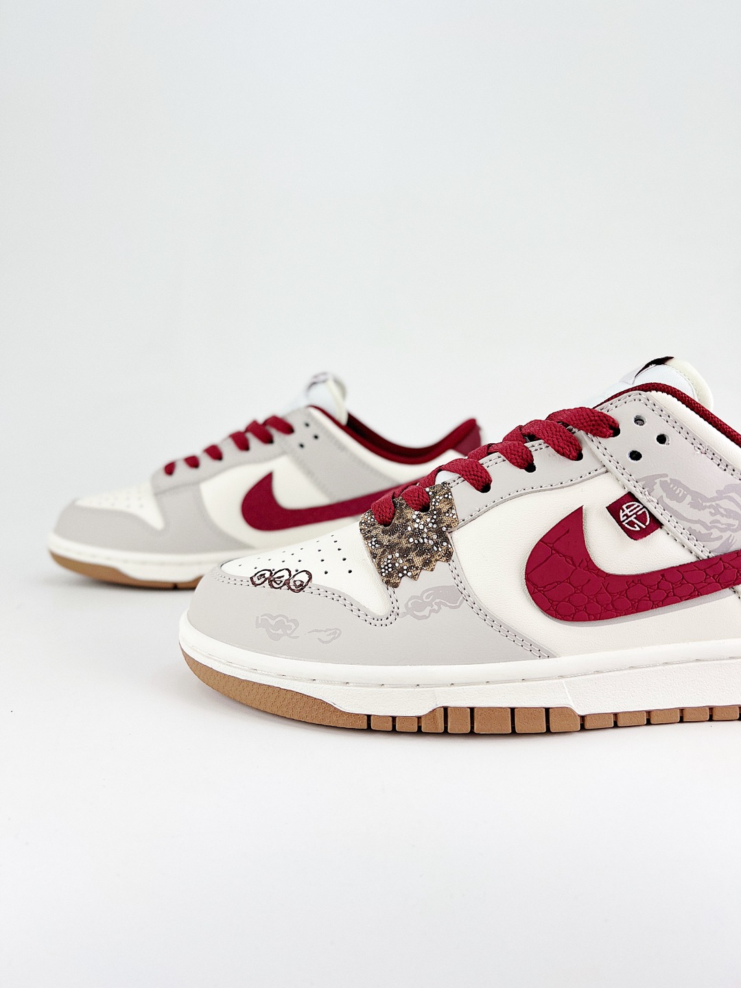 Nike Dunk SB Low Custom 'Year of the Snake' Edition Sneakers - Limited Release 6 cmp i1746502477065 8772 0 4