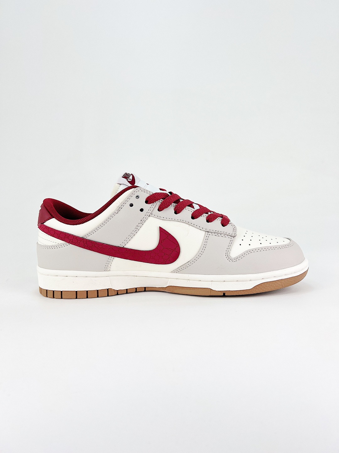 Nike Dunk SB Low Custom 'Year of the Snake' Edition Sneakers - Limited Release 9 cmp i1746502479061 2324 0 7