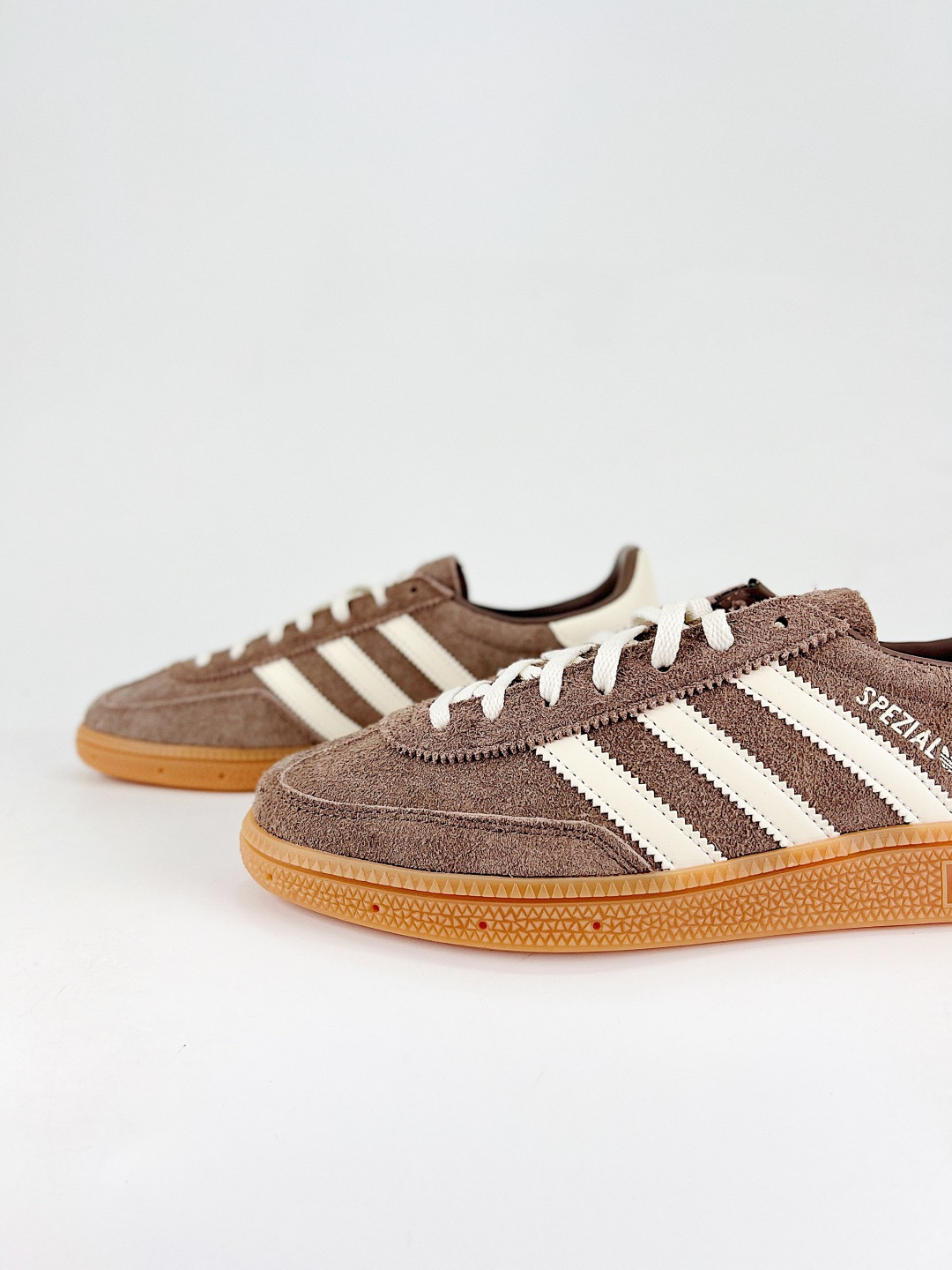 P160全线X版Ad Handball Spezial 复古单品 阿迪达斯经典款复古休闲板鞋 IF6490-Chinese UA Cheap High Quatity Brand Clothes Bags handbags Sneakers wholesale wholesaler seller from China Factory suppliers Fashion Clothing Shoes best Quality Beautiful Price P160全线X版Ad Handball Spezial 复古单品 阿迪达斯经典款复古休闲板鞋 IF6490