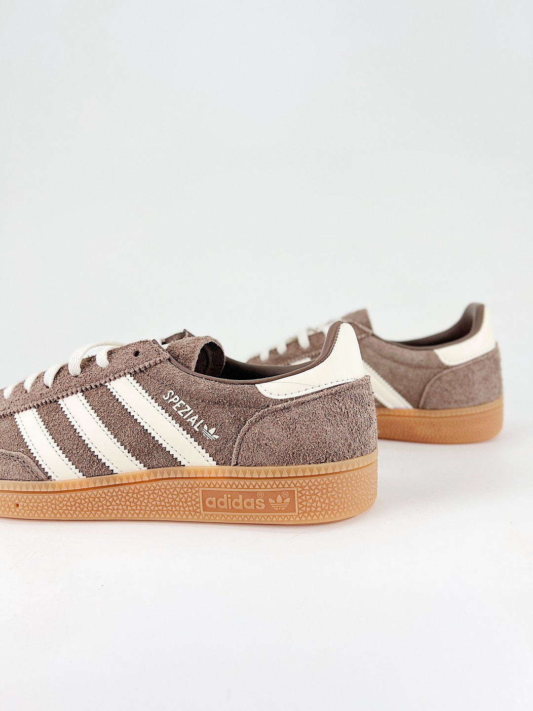 P160全线X版Ad Handball Spezial 复古单品 阿迪达斯经典款复古休闲板鞋 IF6490-Chinese UA Cheap High Quatity Brand Clothes Bags handbags Sneakers wholesale wholesaler seller from China Factory suppliers Fashion Clothing Shoes best Quality Beautiful Price P160全线X版Ad Handball Spezial 复古单品 阿迪达斯经典款复古休闲板鞋 IF6490