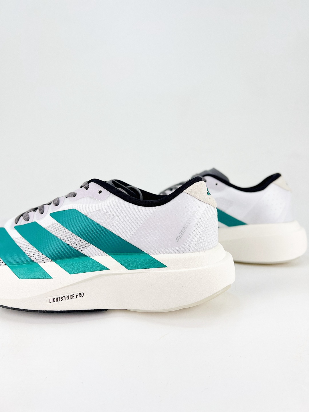 P200Ad Adizero Evo SL M 阿迪超轻透气缓震跑鞋 JS4487