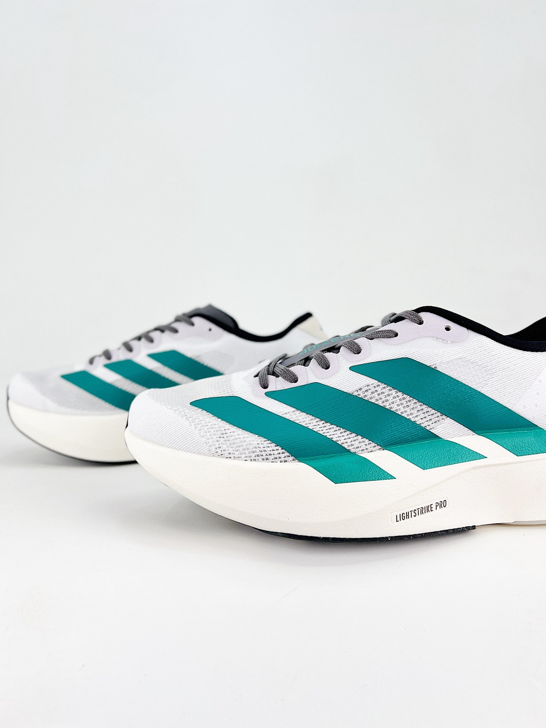 P200Ad Adizero Evo SL M 阿迪超轻透气缓震跑鞋 JS4487