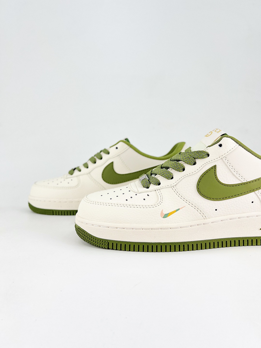 💰360 终端
Nike Air Force1 07 lo  古驰系列
定制空军
#原楦头原纸板  打造纯正空军版型
#专注外贸渠道  全掌内置蜂窝气垫 
#原盒配件 原厂中底钢印、拉帮完美  
货号：3169 211
尺码：36 36.5 37.5 38 38.5 39 40 40.5 41 42 42.5 43 44 45