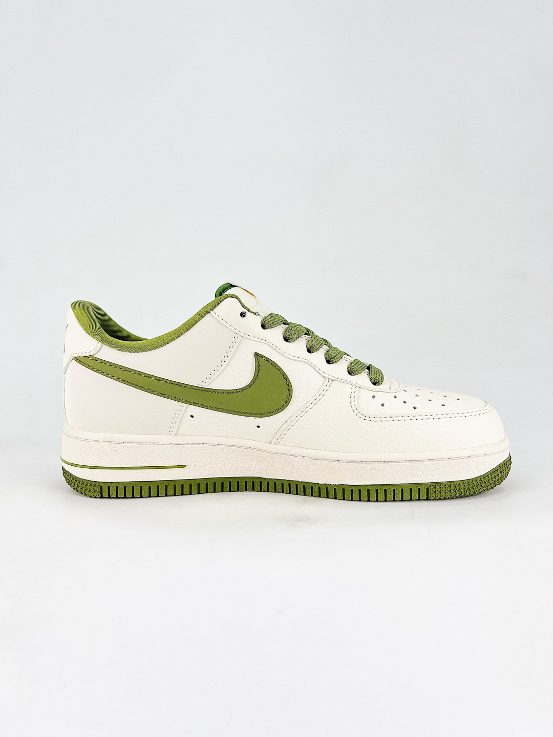 💰360 终端
Nike Air Force1 07 lo  古驰系列
定制空军
#原楦头原纸板  打造纯正空军版型
#专注外贸渠道  全掌内置蜂窝气垫 
#原盒配件 原厂中底钢印、拉帮完美  
货号：3169 211
尺码：36 36.5 37.5 38 38.5 39 40 40.5 41 42 42.5 43 44 45