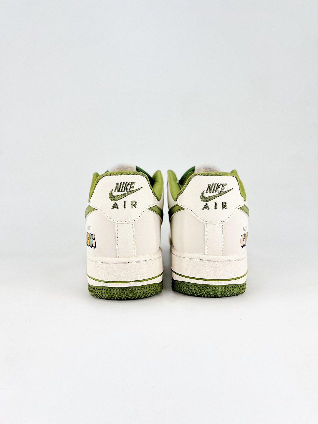 💰360 终端
Nike Air Force1 07 lo  古驰系列
定制空军
#原楦头原纸板  打造纯正空军版型
#专注外贸渠道  全掌内置蜂窝气垫 
#原盒配件 原厂中底钢印、拉帮完美  
货号：3169 211
尺码：36 36.5 37.5 38 38.5 39 40 40.5 41 42 42.5 43 44 45