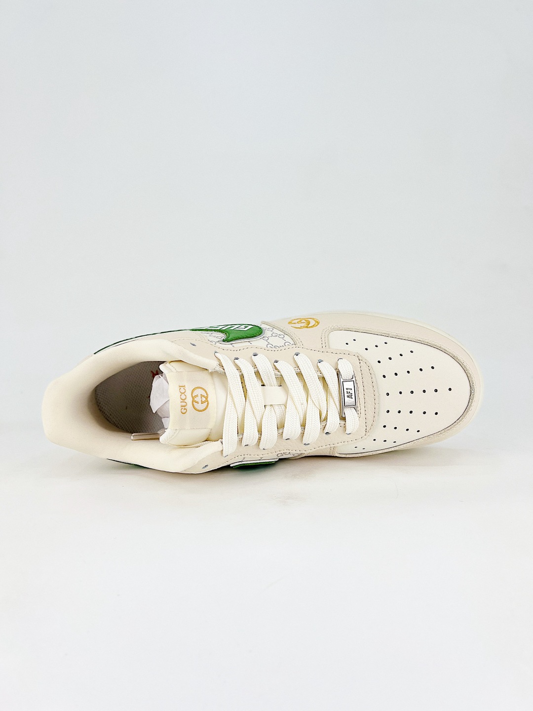 💰360 终端
Nike Air Force1 07 lo  古驰系列
定制空军
#原楦头原纸板  打造纯正空军版型
#专注外贸渠道  全掌内置蜂窝气垫 
#原盒配件 原厂中底钢印、拉帮完美  
货号：YF9511 804
尺码：36 36.5 37.5 38 38.5 39 40 40.5 41 42 42.5 43 44 45