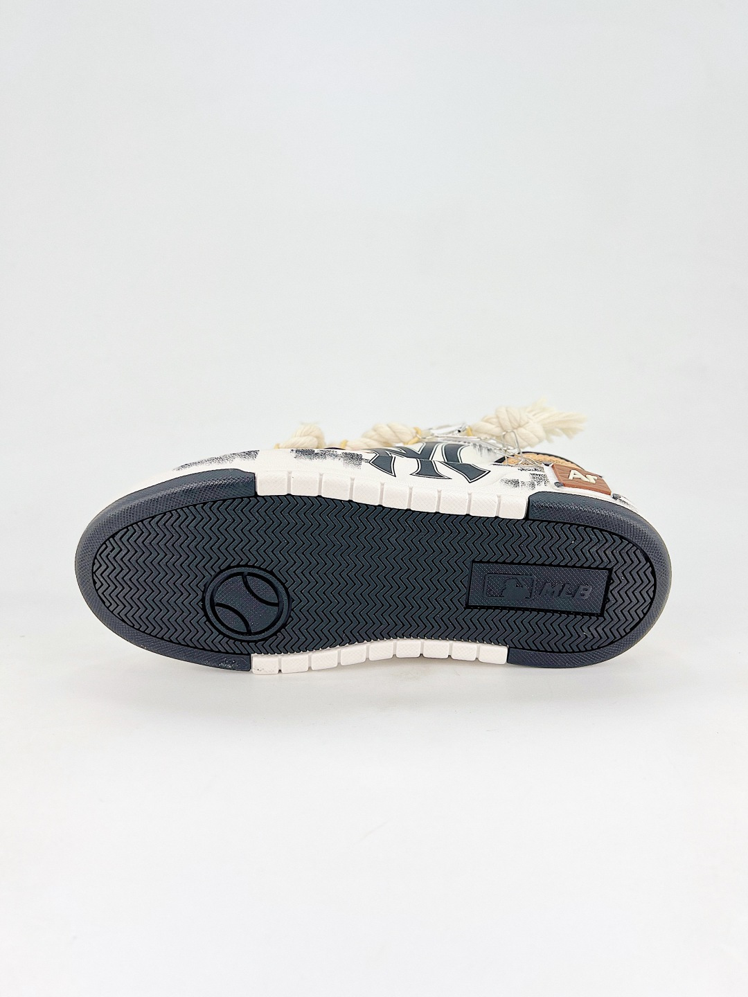 MLB Chunky Liner New York Yankees 定制MLB配色 学长鞋系列低帮老爹风轻量增高厚底百搭休闲运动慢跑鞋 3ASXCA12N （C0001）