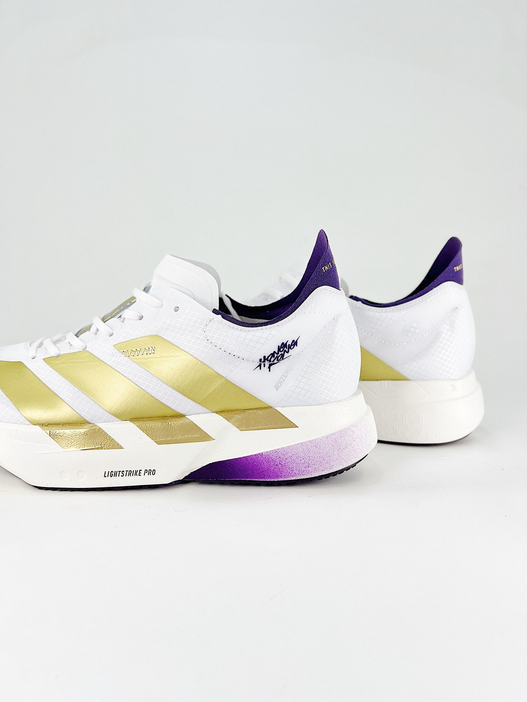 💰290 支持
adidas Adizero Adios Pro 4 舒适百搭防滑耐磨 低帮跑步鞋 
货号：KH6359
尺码：36 36.5 37.5 38 38.5 39 40 40.5 41 42 42.5 43 44 45 46