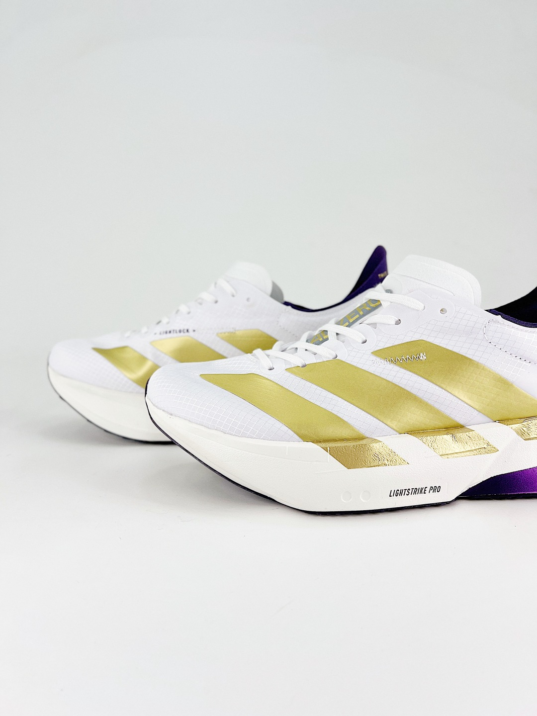 💰290 支持
adidas Adizero Adios Pro 4 舒适百搭防滑耐磨 低帮跑步鞋 
货号：KH6359
尺码：36 36.5 37.5 38 38.5 39 40 40.5 41 42 42.5 43 44 45 46