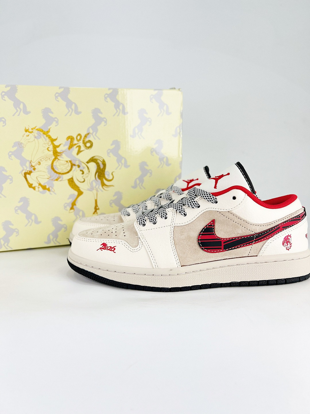 _dvM9sXpW0-ieb06_fEo_uXmF-toBiw7wwZtSd8w