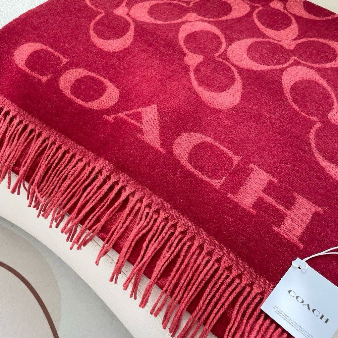 ✨✨【经典款】COACH经典 蔻驰披肩也太好看了吧！不仅有颜值还有品质，97%羊毛+3%羊绒，手感超级软