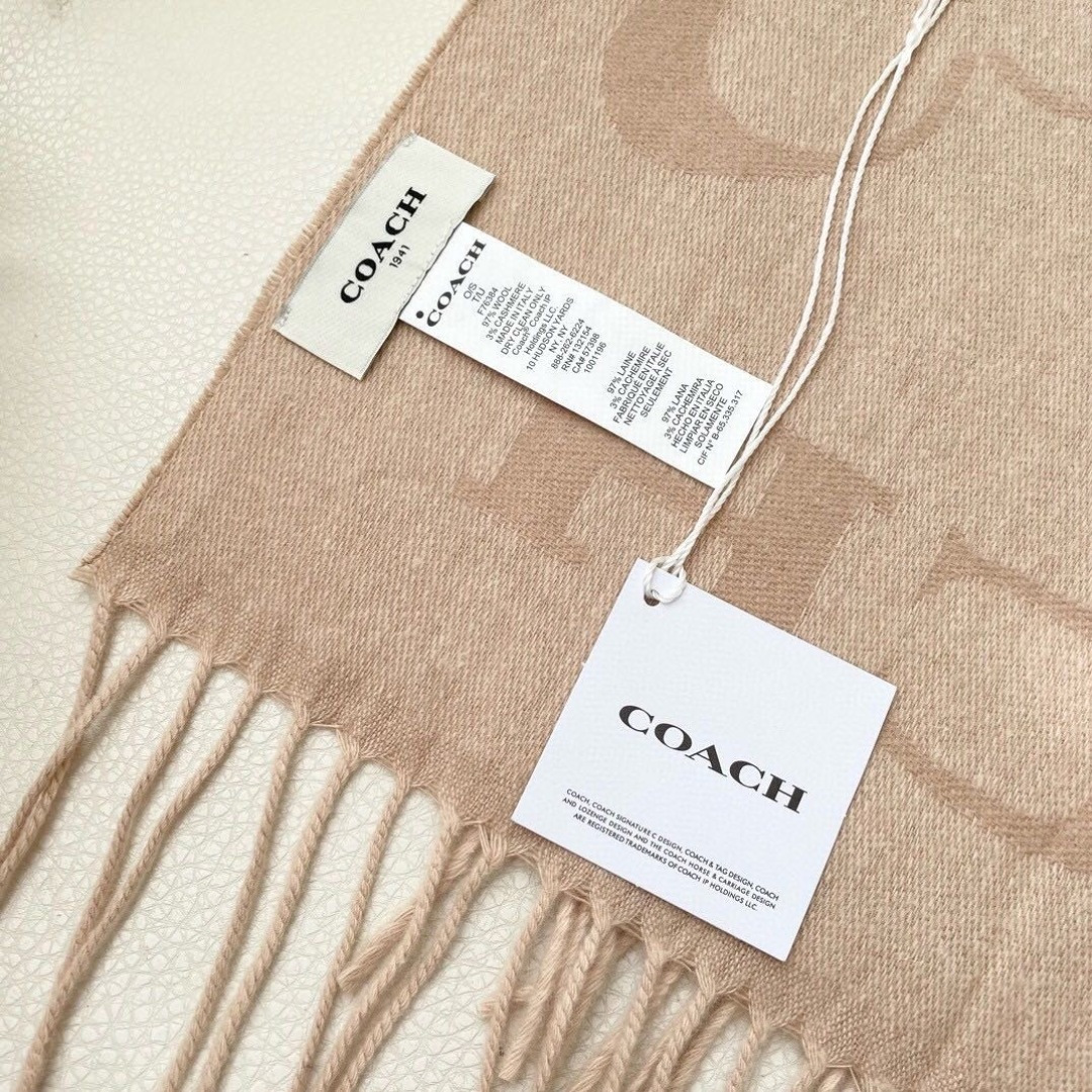 ✨✨【经典款】COACH经典 蔻驰披肩也太好看了吧！不仅有颜值还有品质，97%羊毛+3%羊绒，手感超级软