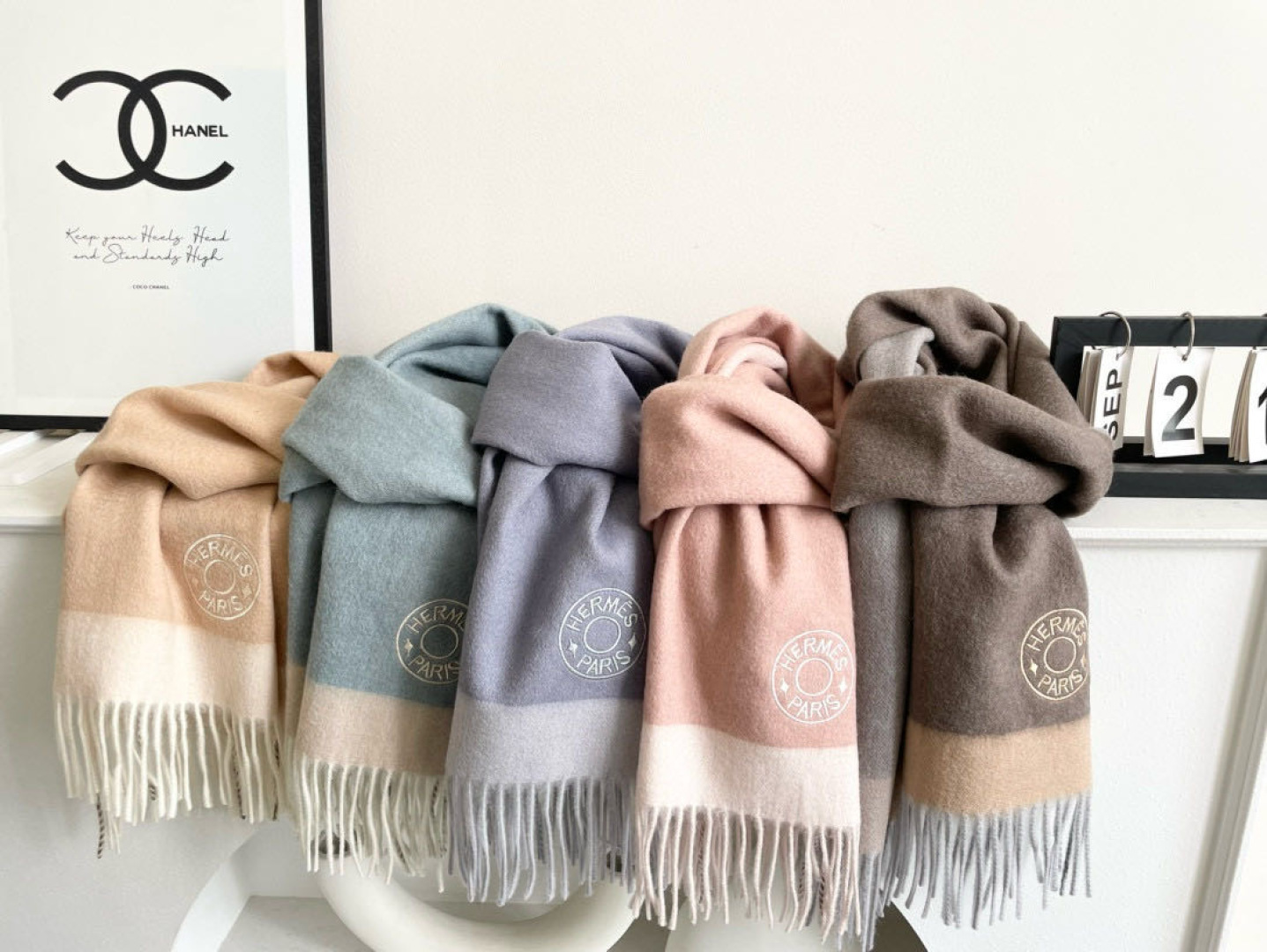 上新爱马仕男女款围巾且买且珍惜😍~都是出口订单所以比较难遇❤️东西讲究少而精😍好看的一定要收😎这款H家女