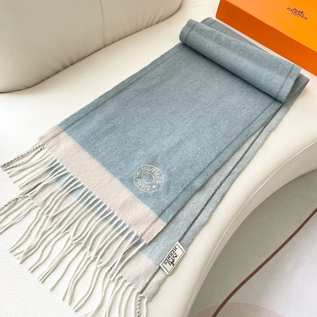 上新爱马仕男女款围巾且买且珍惜😍~都是出口订单所以比较难遇❤️东西讲究少而精😍好看的一定要收😎这款H家女