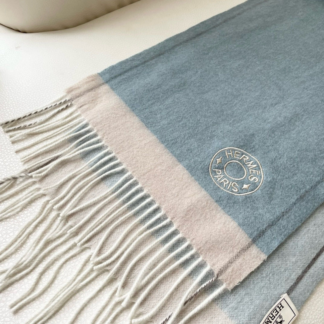 上新爱马仕男女款围巾且买且珍惜😍~都是出口订单所以比较难遇❤️东西讲究少而精😍好看的一定要收😎这款H家女