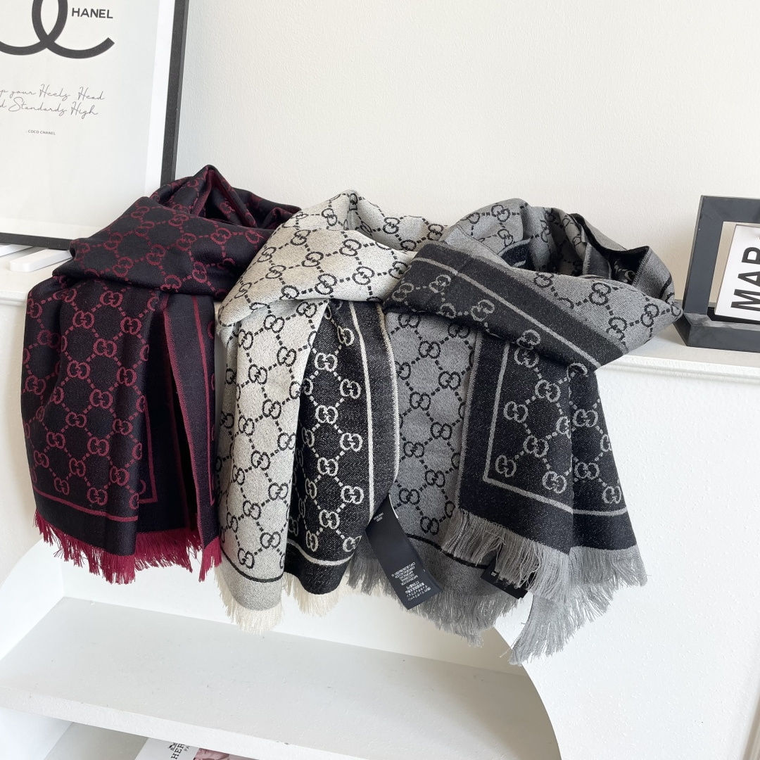 Gucci · 古奇经典羊绒披肩围巾❗来个硬货.麻溜的安排上.纯正出口❗原订单已经交货一批，其中一批刚过