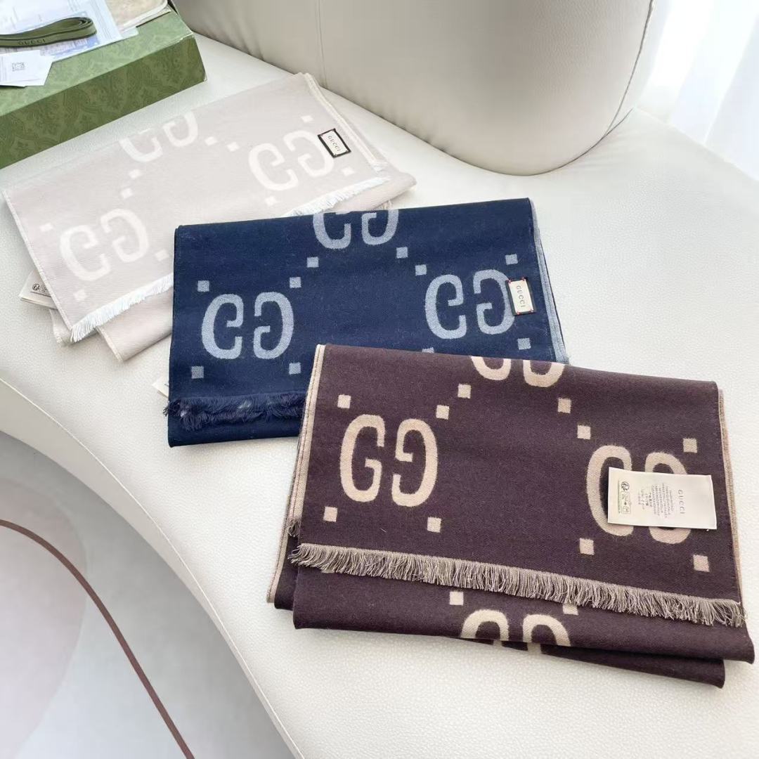 Gucci · 古奇经典羊绒披肩围巾❗来个硬货.麻溜的安排上.纯正出口❗原订单已经交货一批，其中一批刚过