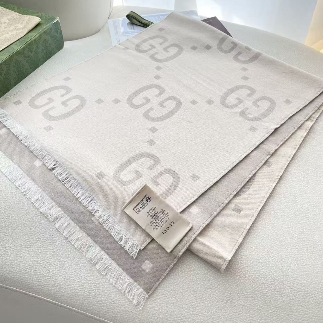 Gucci · 古奇经典羊绒披肩围巾❗来个硬货.麻溜的安排上.纯正出口❗原订单已经交货一批，其中一批刚过