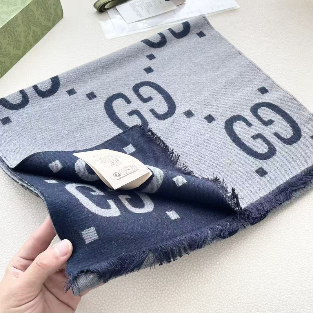 Gucci · 古奇经典羊绒披肩围巾❗来个硬货.麻溜的安排上.纯正出口❗原订单已经交货一批，其中一批刚过