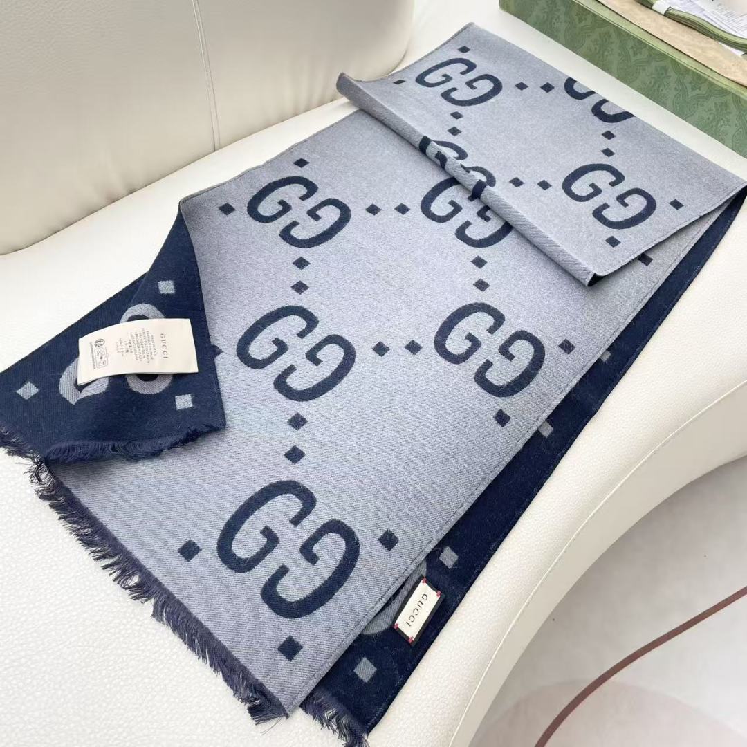 Gucci · 古奇经典羊绒披肩围巾❗来个硬货.麻溜的安排上.纯正出口❗原订单已经交货一批，其中一批刚过