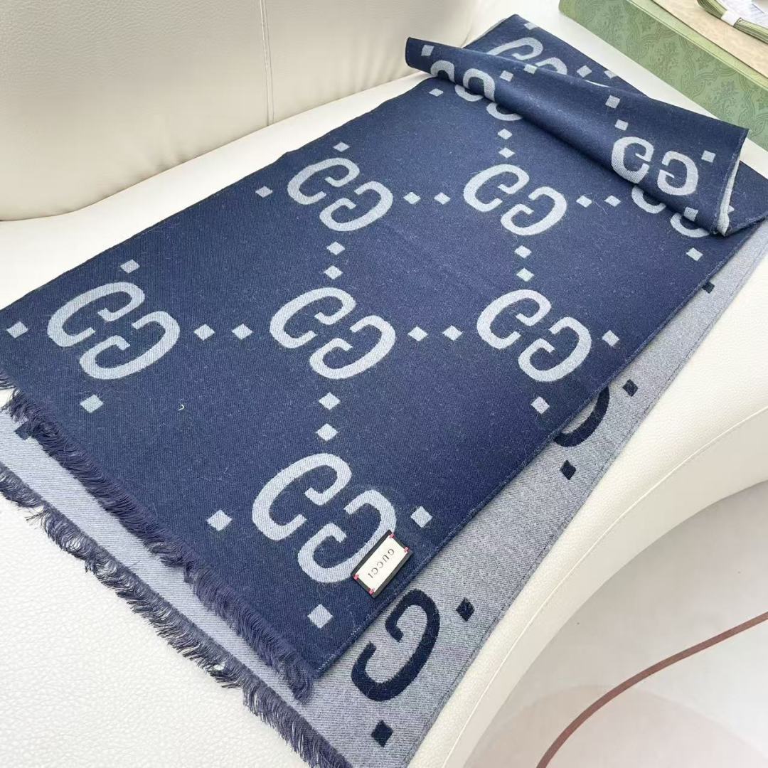 Gucci · 古奇经典羊绒披肩围巾❗来个硬货.麻溜的安排上.纯正出口❗原订单已经交货一批，其中一批刚过