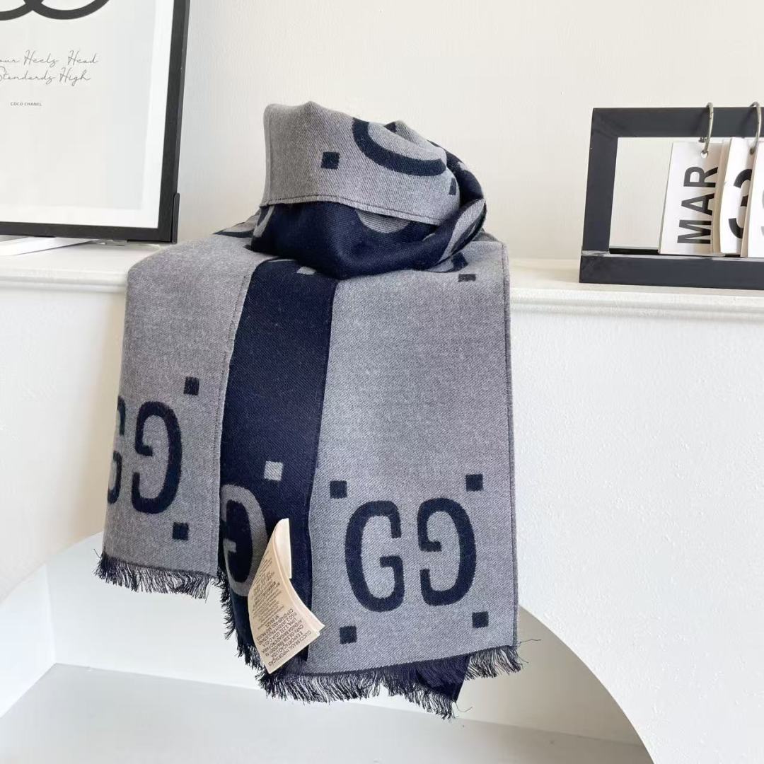 Gucci · 古奇经典羊绒披肩围巾❗来个硬货.麻溜的安排上.纯正出口❗原订单已经交货一批，其中一批刚过