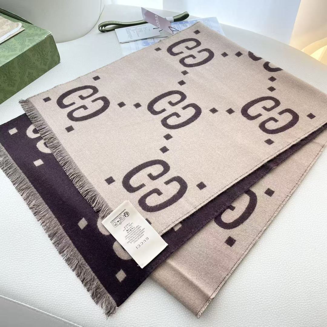 Gucci · 古奇经典羊绒披肩围巾❗来个硬货.麻溜的安排上.纯正出口❗原订单已经交货一批，其中一批刚过
