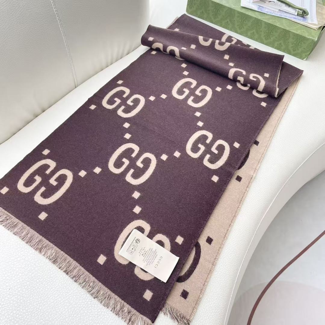 Gucci · 古奇经典羊绒披肩围巾❗来个硬货.麻溜的安排上.纯正出口❗原订单已经交货一批，其中一批刚过