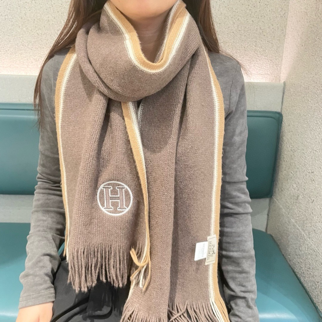 上新2025爱马仕男女款围巾且买且珍惜😍~都是出口订单所以比较难遇❤️东西讲究少而精😍好看的一定要收😎这