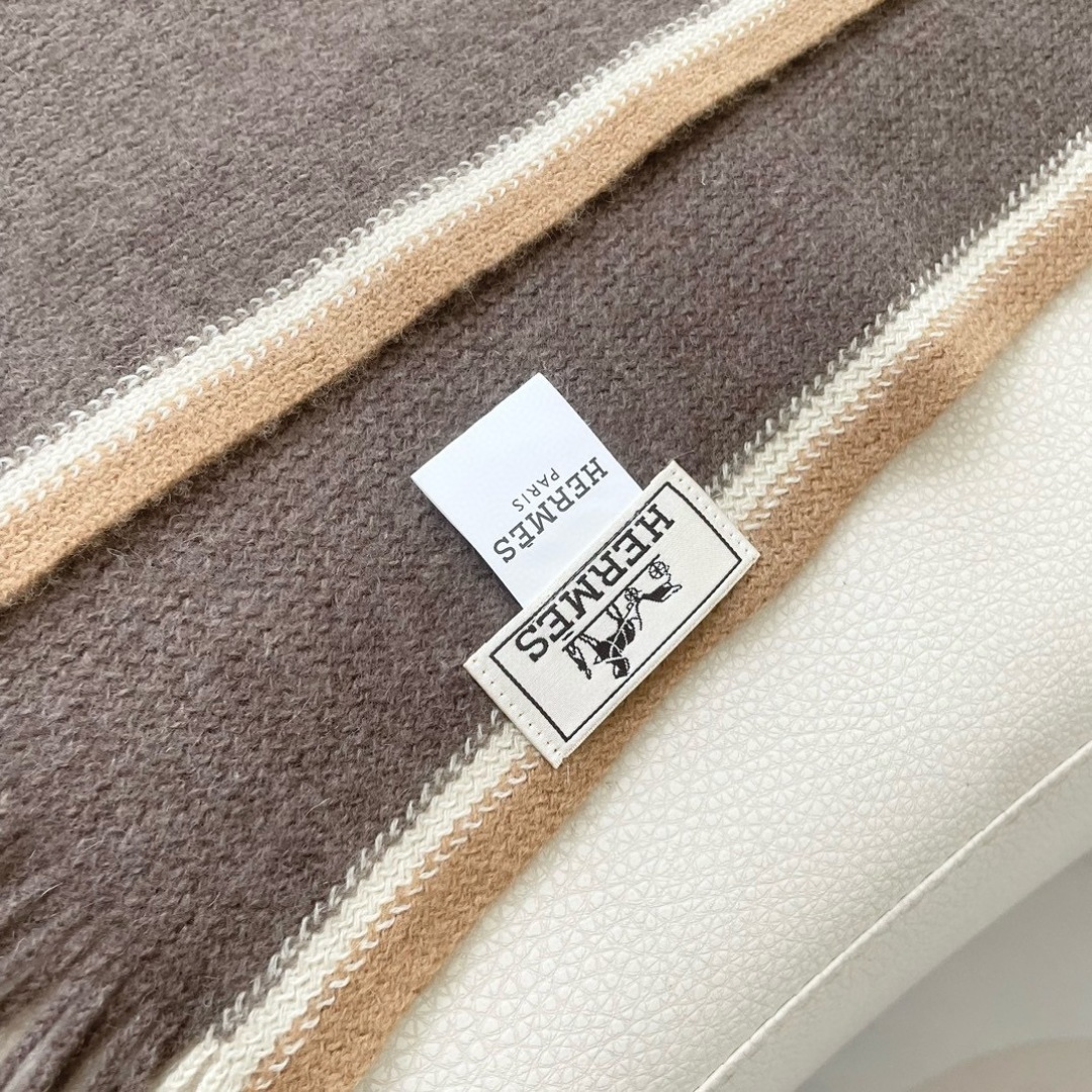 上新2025爱马仕男女款围巾且买且珍惜😍~都是出口订单所以比较难遇❤️东西讲究少而精😍好看的一定要收😎这