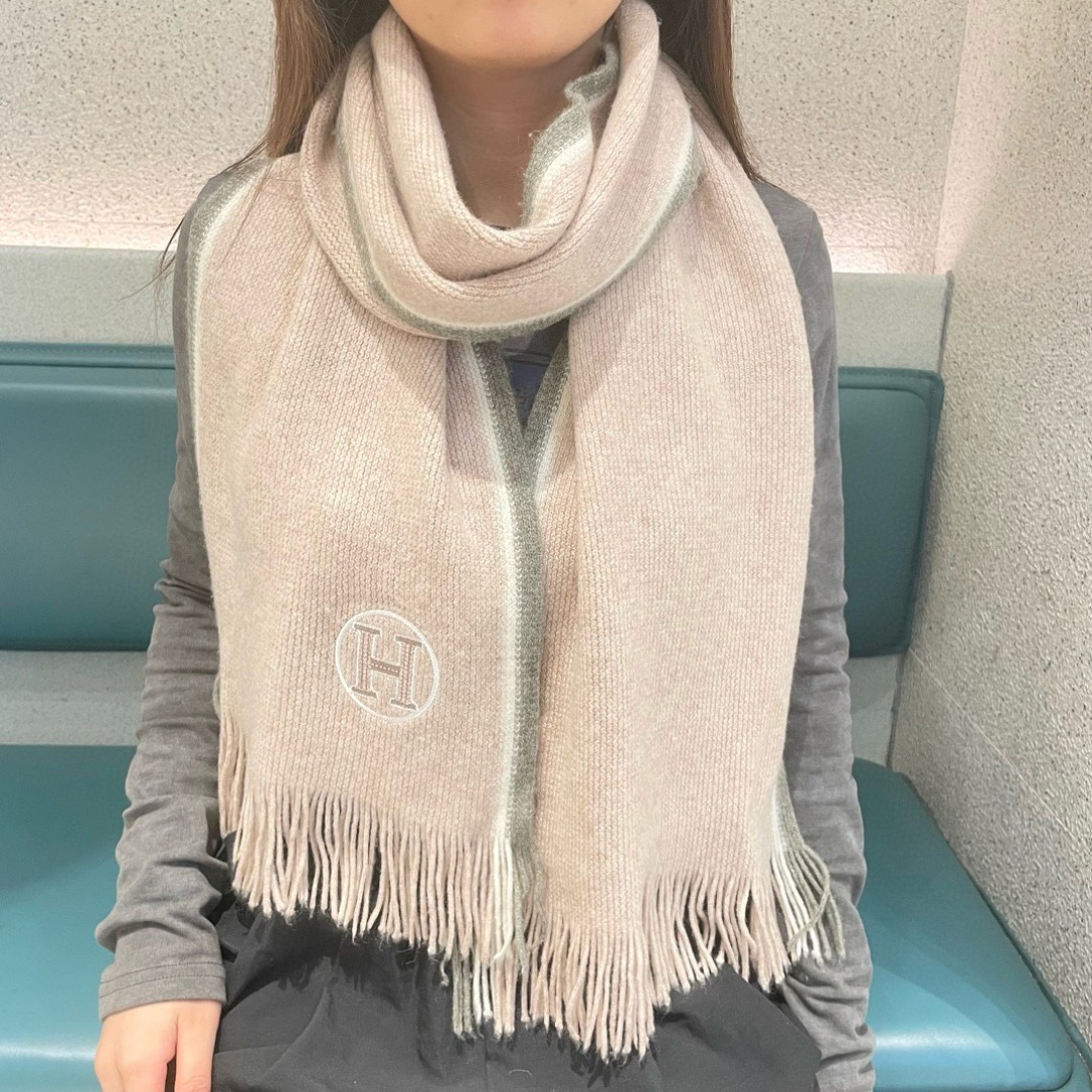 上新2025爱马仕男女款围巾且买且珍惜😍~都是出口订单所以比较难遇❤️东西讲究少而精😍好看的一定要收😎这