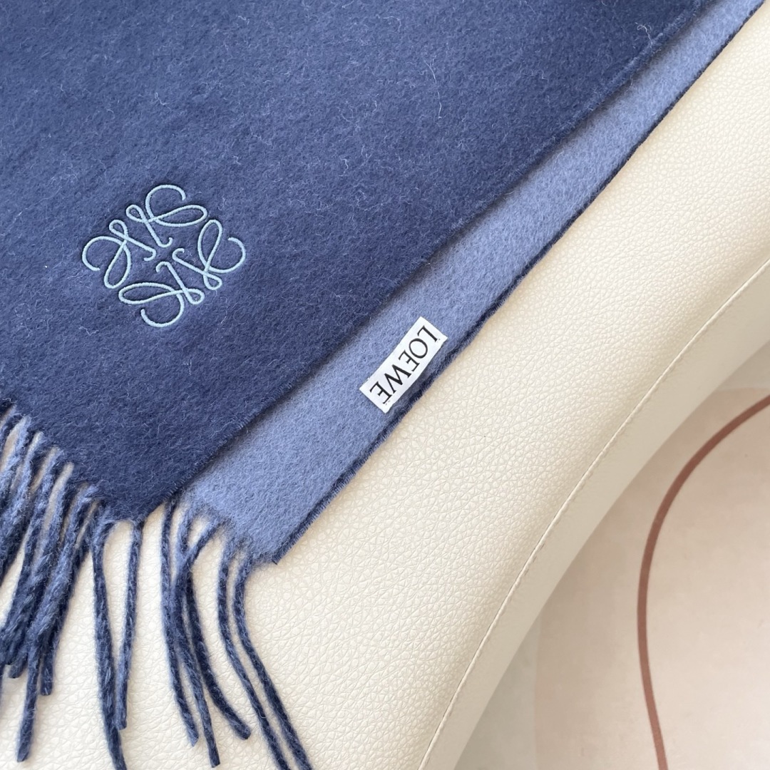 👑👑顶级原单中性款‼️罗意威 很幸運拿到這個品牌的東西，真的不多見，很少在國內做訂單，款式真的少的可怜❗